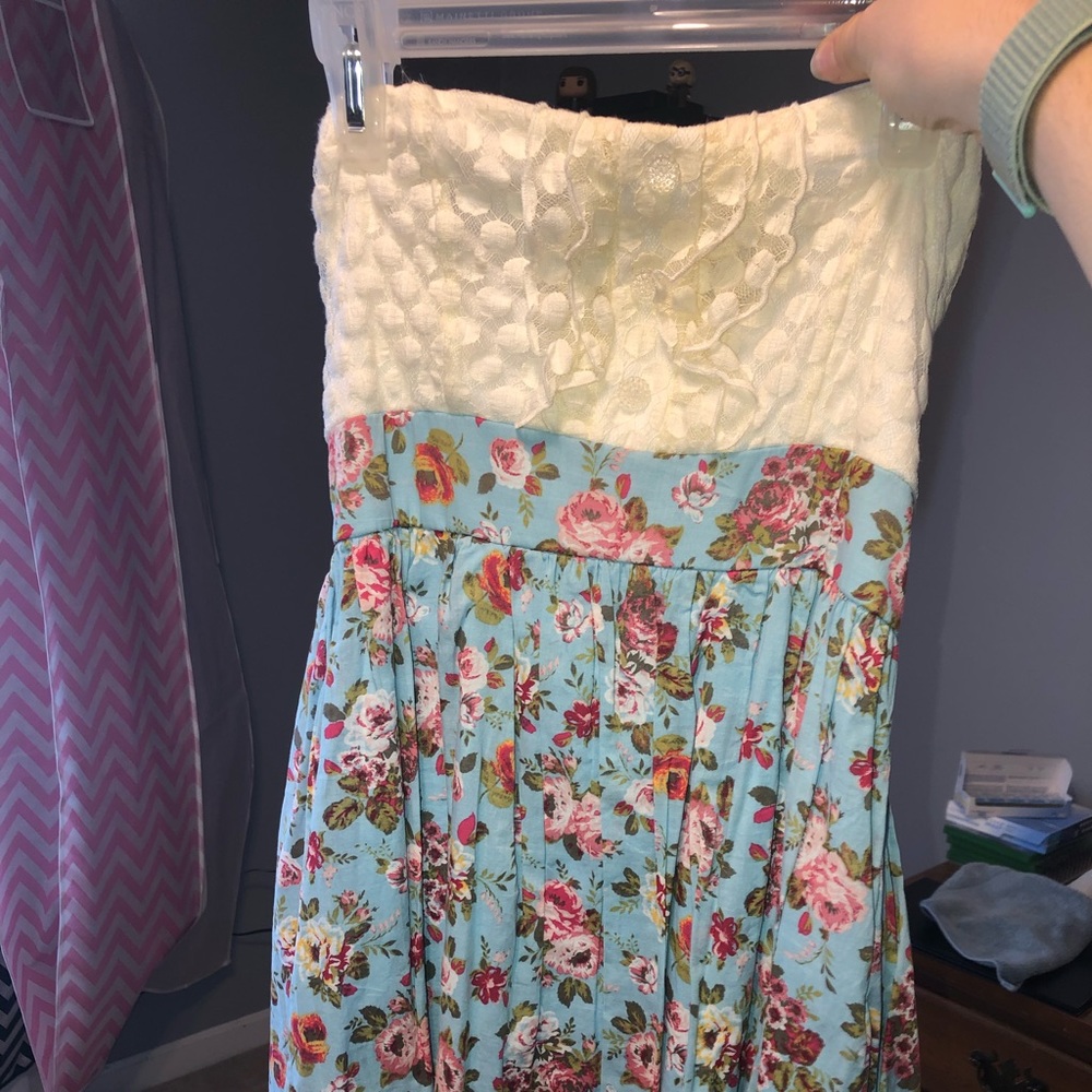 White and blue floral dress with belt